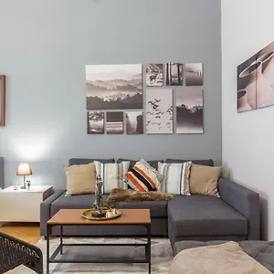 Spacious & Cozy Downtown With Balcony Apartamento Budapest